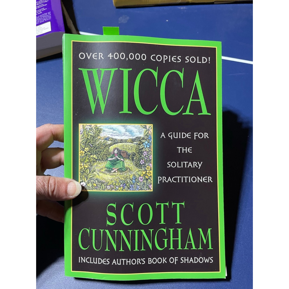 Wicca: A Guide for the Solitary Practitioner